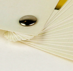 Reliure à vis permet de présenter vos documents sous forme d’éventail